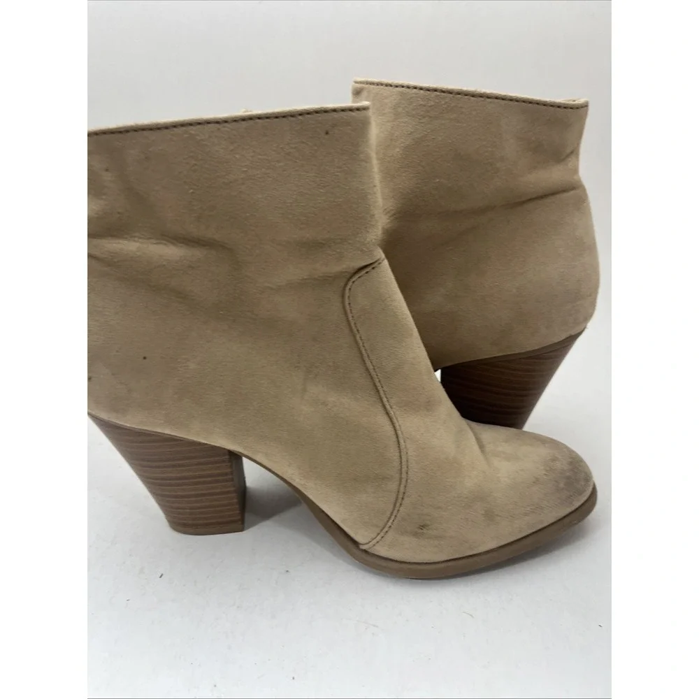 Women's JustFab VASHA Beige Suede Zip Ankle Booties Size 6.5 Block Heel